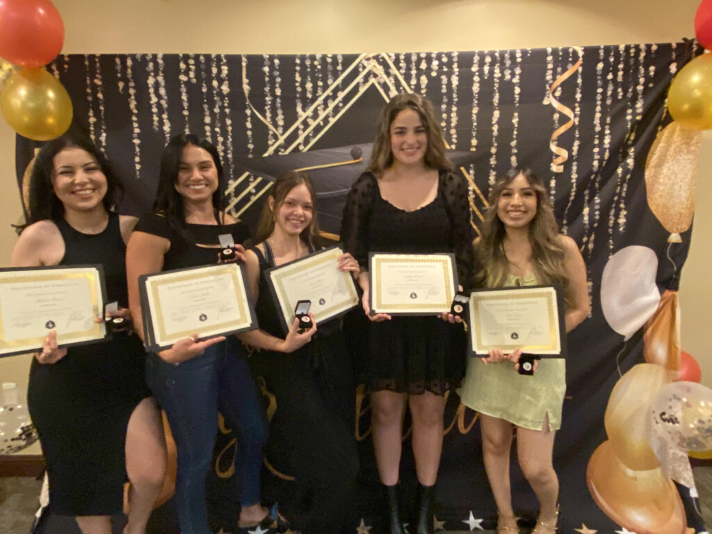 Santa Clarita School of Dental Assisting graduating after 12 weeks. Read 5 reasons to become a Dental Assistant VS Nurse Assistant in this article.